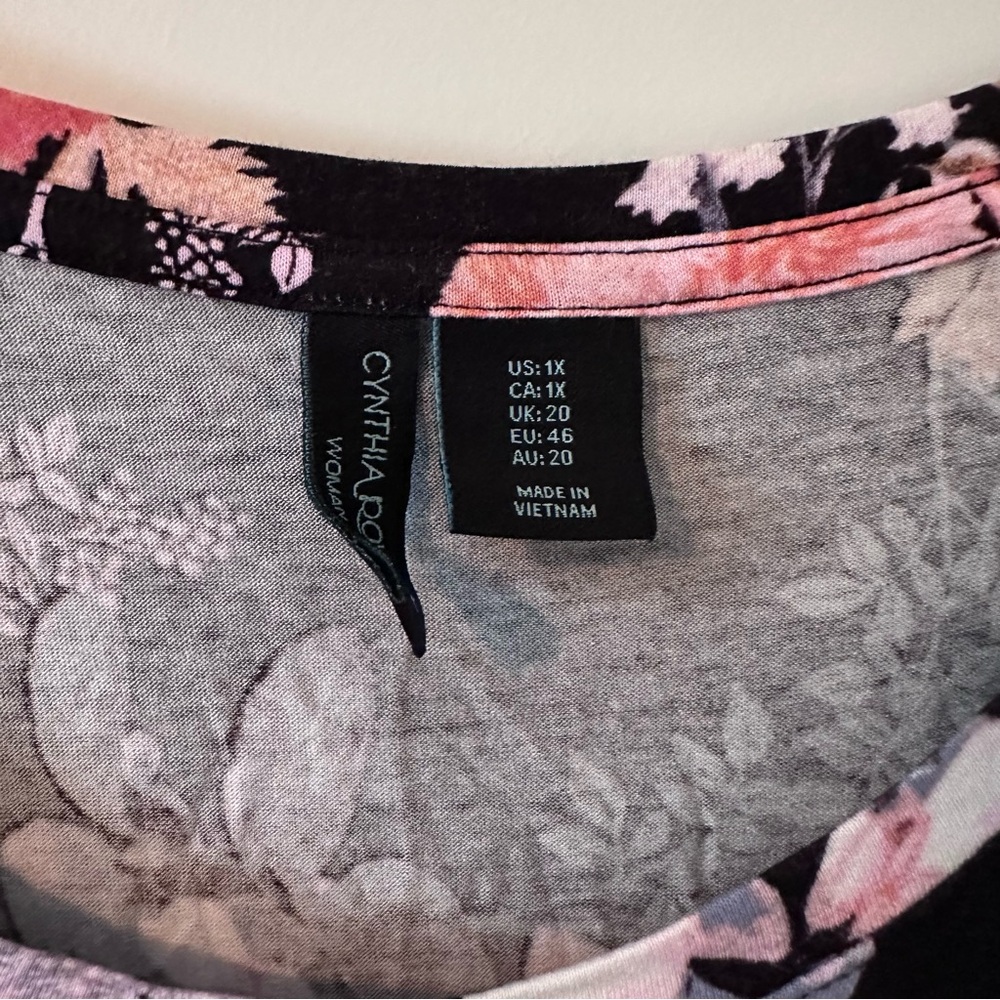 Cynthia Rowley Black Pink Floral Short Sleeve Top 1X - Picture 2 of 6
